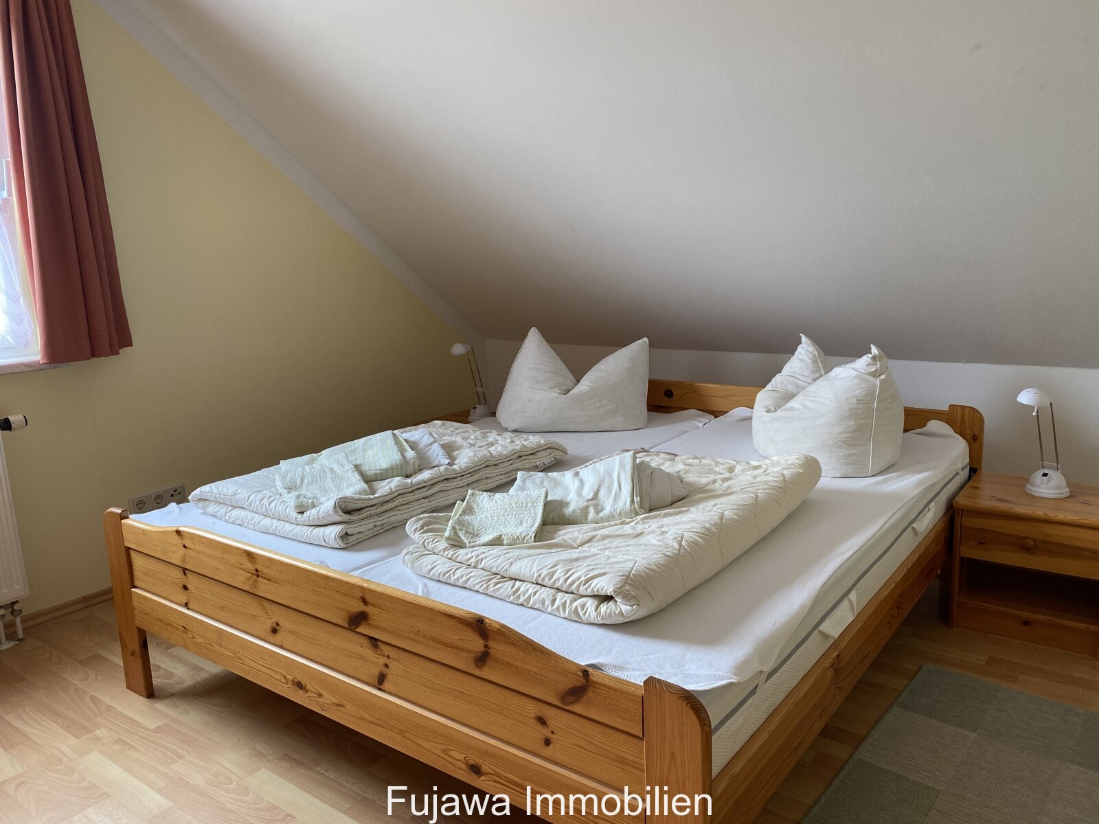 Schlafzimmer DG