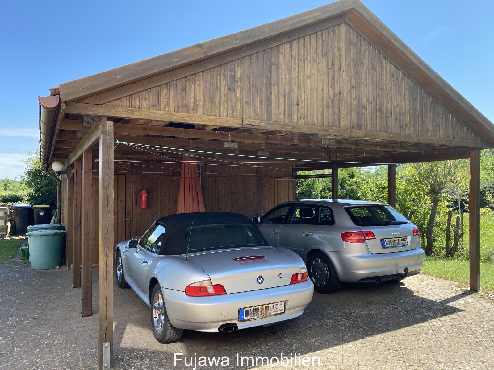 Carport mit Fahrradschuppen